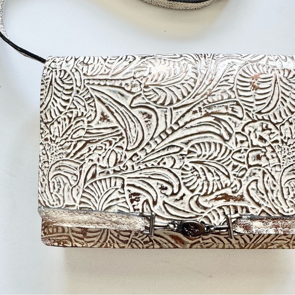 Patricia Nash Metallic Forest Tooled Collection Appricale Leather Crossbody Bag - Picture 3 of 16